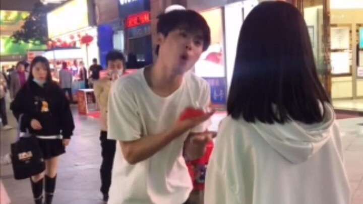 【เวทีสุดติสท์】236 อย่าคิดถึงเขาอีกเลย ลืมไปซะเถอะ ฉันจะใช้เบียร์ราดหัวเลี้ยงนายเอง