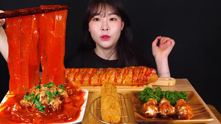 [Mukbang] Miến dẹt sốt cay + Bánh mì Pháp xúc xích phô mai