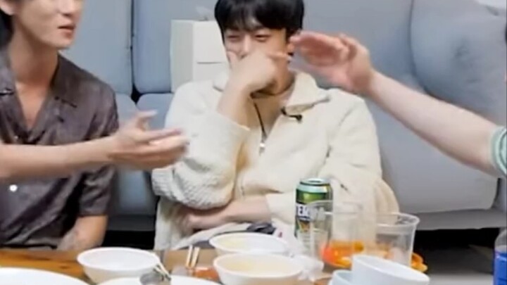 【تشاي هنغيوان】بما أنّه غا فانغ، فحتى لو كان مضحكًا أكثر، فهذا طبيعي تمامًا..