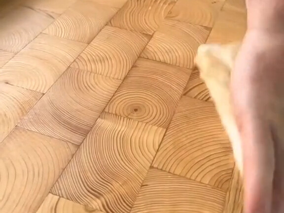 Wooden windowsill stones bring nature closer to your home.