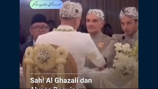 Kabar gembira datang dari pasangan selebritas Al Ghazali dan Alyssa Daguise yang akhirnya resmi meni