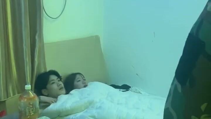 Episode paling epik di Acara TV Kekasih: Merebut makanan dari mulut si Rambut Kuning! Teman tim, tol