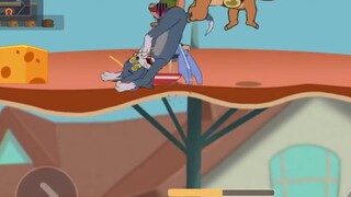 Tom and Jerry mobile game: 5 rows of small broken cars playing 2V6, violent rats attack