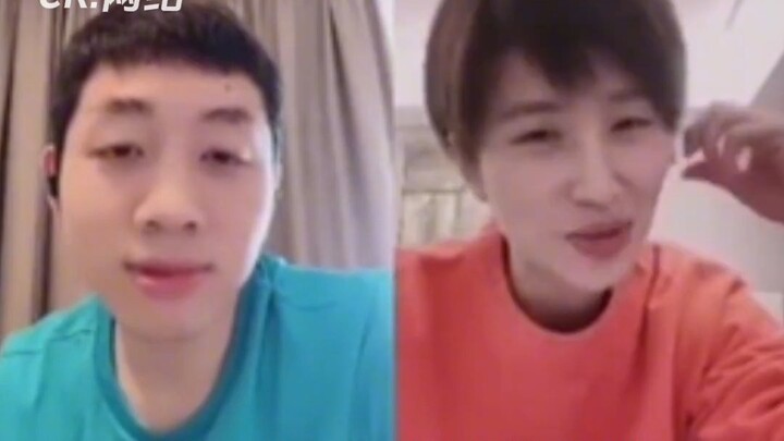 Hứa Tân chăm con mà vẫn toàn diện quá!