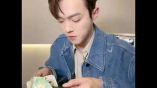 吴谨言问许凯：是不是开美颜了？
