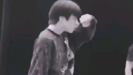 ليو ياو ون «لا أريد البكاء» نسخة الشاشة العمودية لغرفة التدريب