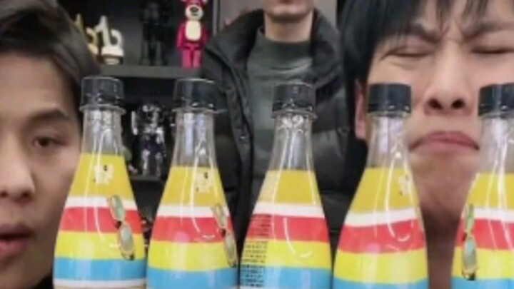 Xiao Yang ge sells juice and gets asked if it’s a urine mixture—hilarious!