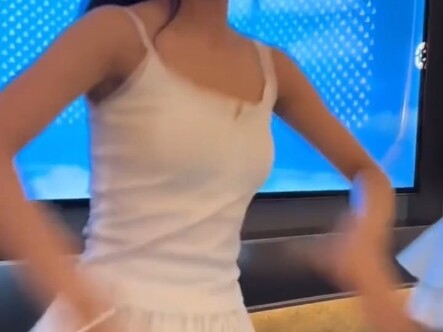 Subjek KTV Bisnis Chongqing Tiga