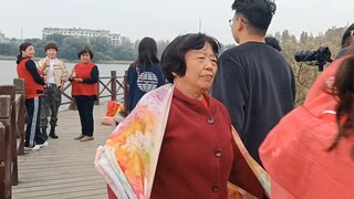 Kích thích! Vừa nhảy vừa hát, càng nhảy càng vui!