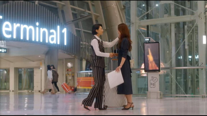 [Jin Ruiheng] Sister-in-law chasing his wife at the airport, this part is really amazing