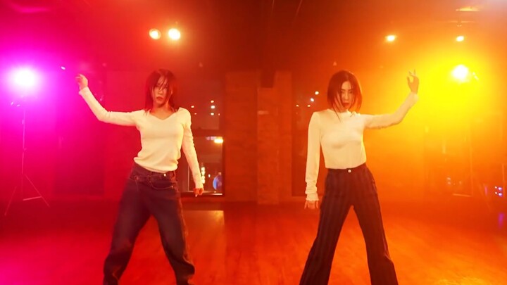 Hợp tác IRENE x Rozalin! Video phòng tập "Choreography solo của IRENE"