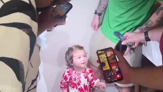 聚光灯下的主角，被爱包围的人类幼崽♥