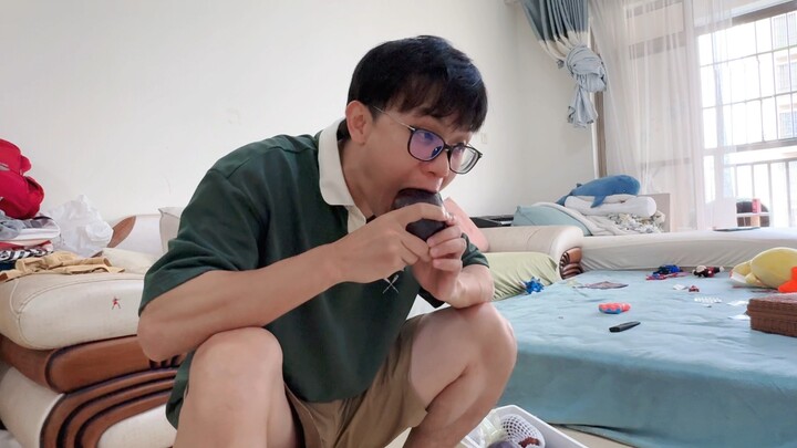 Terima kasih kepada Dr. Zou @ZouZouZouBo atas kiriman buah plum hitam dan aprikot besar hasil kebunn