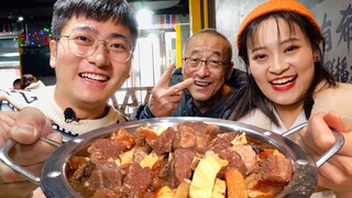 88 yuan a pot! Beijing uncle's beef hot pot, big chunks of beef and tendons, with garlic to eat up