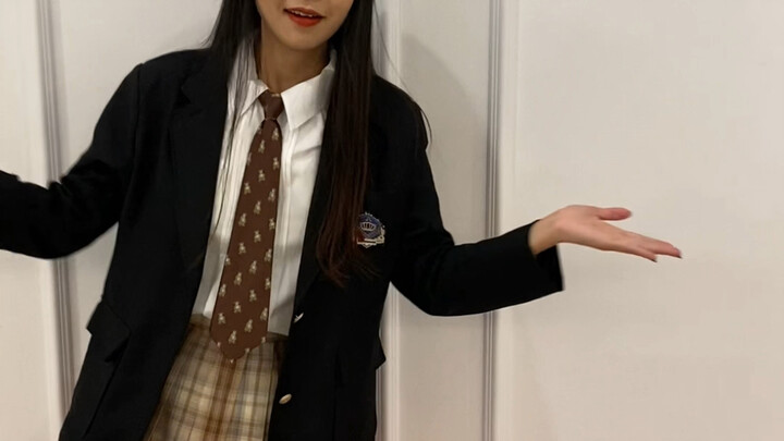 The first dynamic video is a precious record of Ms. Wang dancing without filters. Please leave your 