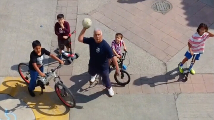 Kamaitachi TV: Membom Pejalan Kaki dengan Drone