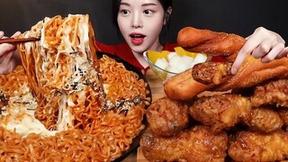 【Boki Sub Indo】Ayam goreng madu yang renyah dipadukan dengan cola dingin benar-benar nikmat!!