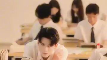 Namatay ako Ng iligtas ko Ang kampus crush.Pero nong akoy nabuhay hinahabol na niya ako