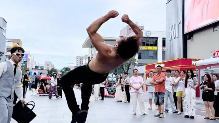 "Beradabkan jiwa dan brutalkan tubuh" Brother Crow memimpin saudara-saudaranya untuk menyapu dua jal