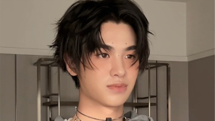 [Huang Minghao] Don't miss the super sweet face-to-face gesture dance if you pass by