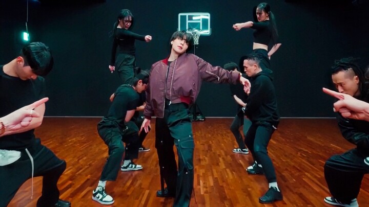 230318 Park Ji-min's "Set Me Free Pt.2" practice room version released!