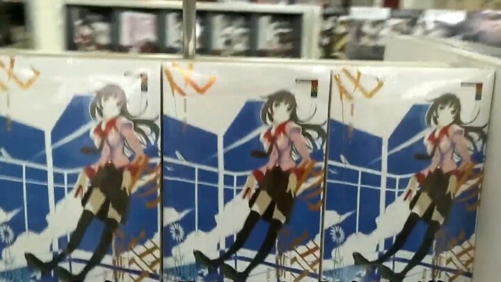 Browse light novels and comics in physical bookstores (just record it, there are more types than you