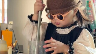 2岁宝宝首次挑战去咖啡厅打工...#看一遍笑一遍 #露兮粑粑 #宝爸带娃