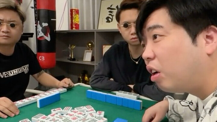 “ล้วนถูกสอนโดยอาจารย์คนเดียวกัน”