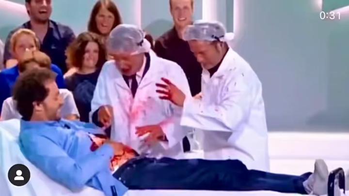 Ba: Just sneak a bite—no one’ll notice, right?