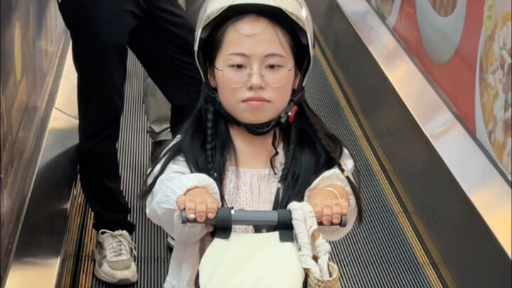 Trong cuộc sống chỉ làm hai việc: giúp mình tốt lên và khiến mình vui vẻ 💕