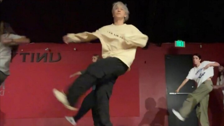 Huang Xiao | Tarian ini sangat keren!!