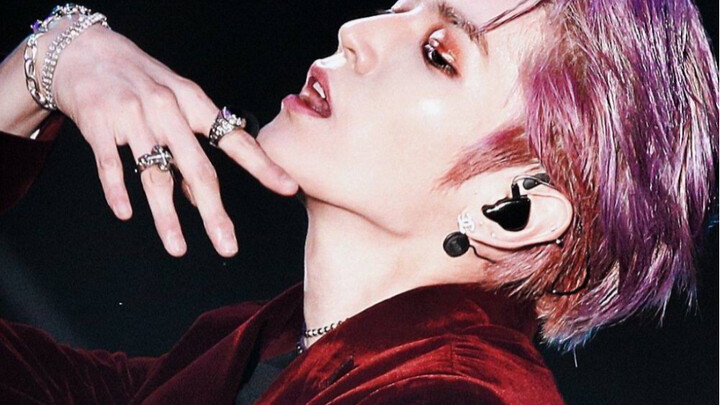 [Lee Taeyong nct] MOMMAE adalah lagu wajib di acara tengah malam. Penuh dengan adegan seksi