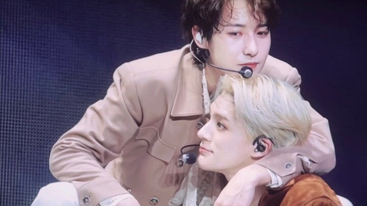 "พี่สาว บอกเล่าเรื่องราวที่พี่เลือกสุนัขหน่อยสิ" [โนจุน/เจียง]