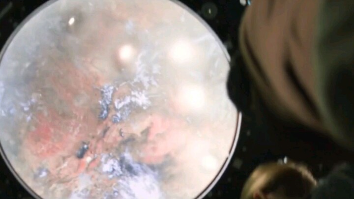 Xiaomei was looking down at the Earth from the space station when she suddenly noticed two fireballs