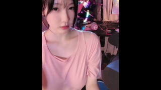 ฉันไม่รู้ว่าผู้หญิงคนนั้นเป็นเหมียวหรือเปล่า