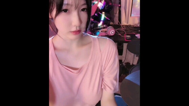 ฉันไม่รู้ว่าผู้หญิงคนนั้นเป็นเหมียวหรือเปล่า