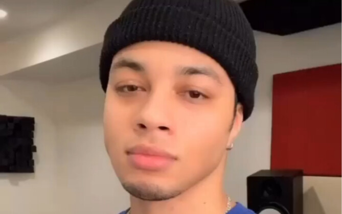 [Beatbox] Marcus, the man who hides a speaker in his mouth