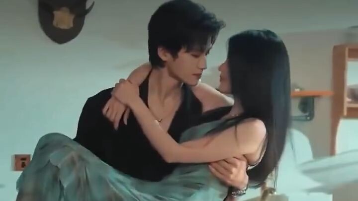รักท่ามกลางแสงไฟ [ซับไทย]