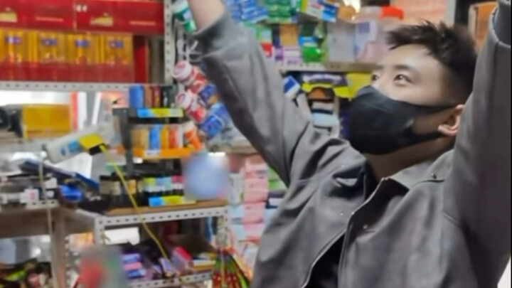 من حسن حظك أنك وصلت إلى هذا الفيديو، لأنّ تساي شين يَزُرُنا!