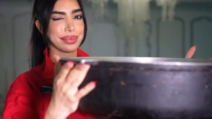 Ai biết bát cơm trên bàn, hạt nào cũng thấm đẫm mồ hôi.