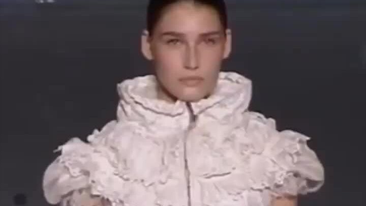 Hussein Chalayan | Thiên tài thời trang, người kế thừa nghệ thuật tiên phong