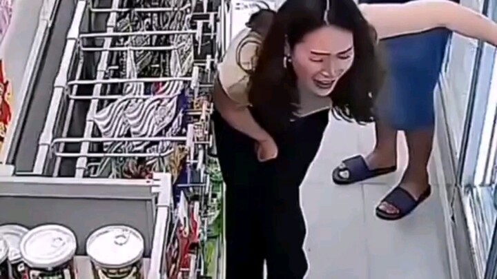 สาวสวยตกใจไปแล้ว