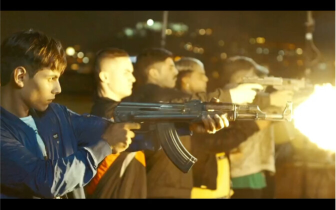 เพราะการใช้ปืนของเล่นจี้ชิงทรัพย์ เฟืองแห่งโชคชะตาในชีวิตของเขาจึงเริ่มหมุนไป