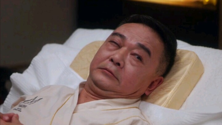 Don't be too realistic—when they heard there was juicy gossip, the boss's eyes immediately lit up.