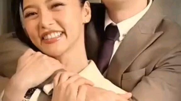 love in the air😍💙💜#kimpau