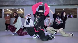 Chị này ngầu quá! Vũ đạo theo phong cách Hiphop siêu nóng bỏng của Cheshir trong Party Favors!