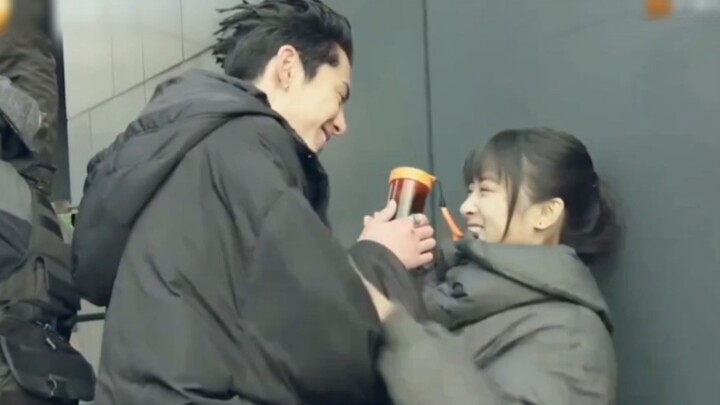 【Diyue Series】Wang Hedi & Shen Yue mimic the behaviors of some “real couples” from a certain variety