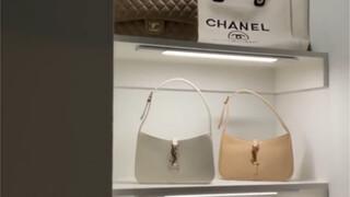 让开放式衣架变高级 加上感应灯