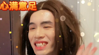 بينما يتحدث، بدأ يتجادل من جديد