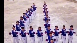 Setiap gerakan dalam tarian digital ini di luar dugaan saya.